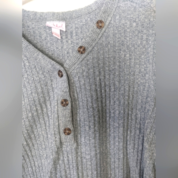 Isabel Maternity V Neck Long Sleeve Top - Picture 3 of 7